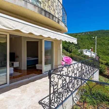 Apartment Rona Luxury Alba Icici